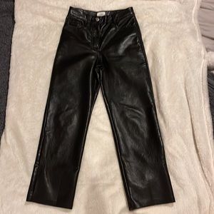 Aritzia Wilfred Melina Cropped Short Leather Pants